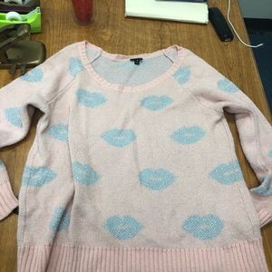 Cute lip sweater